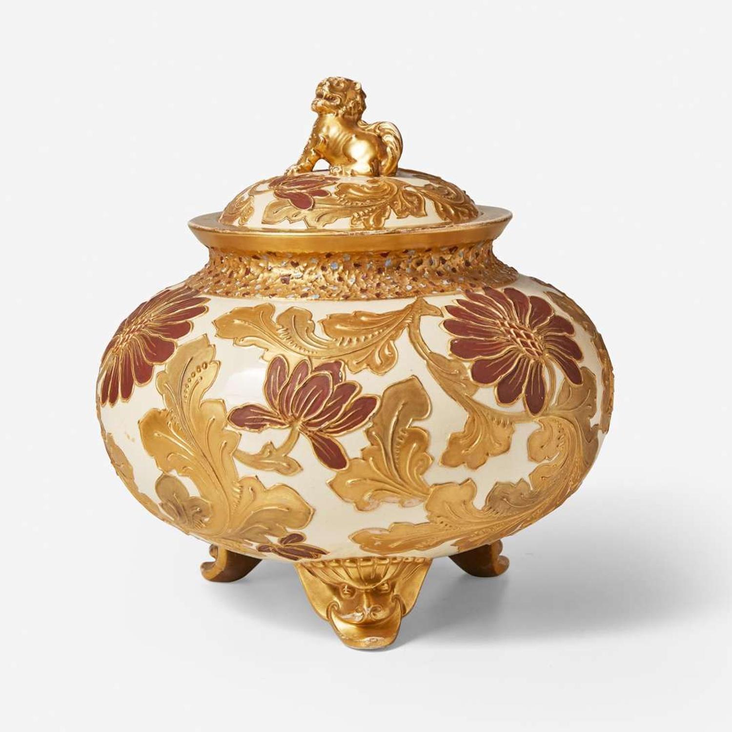 [RETAINED] A Large Wedgwood Golconda Ware Vessel and Cover UK, 1880s