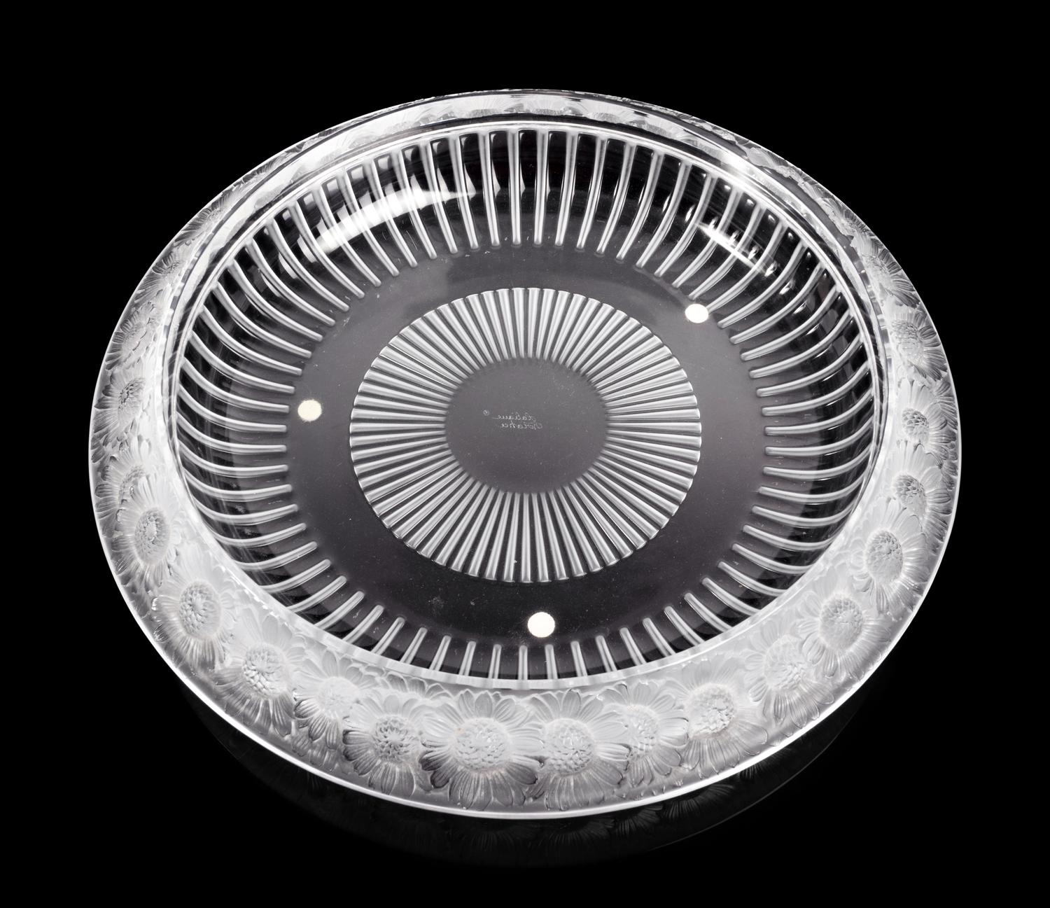 A Lalique Marguerites Bowl