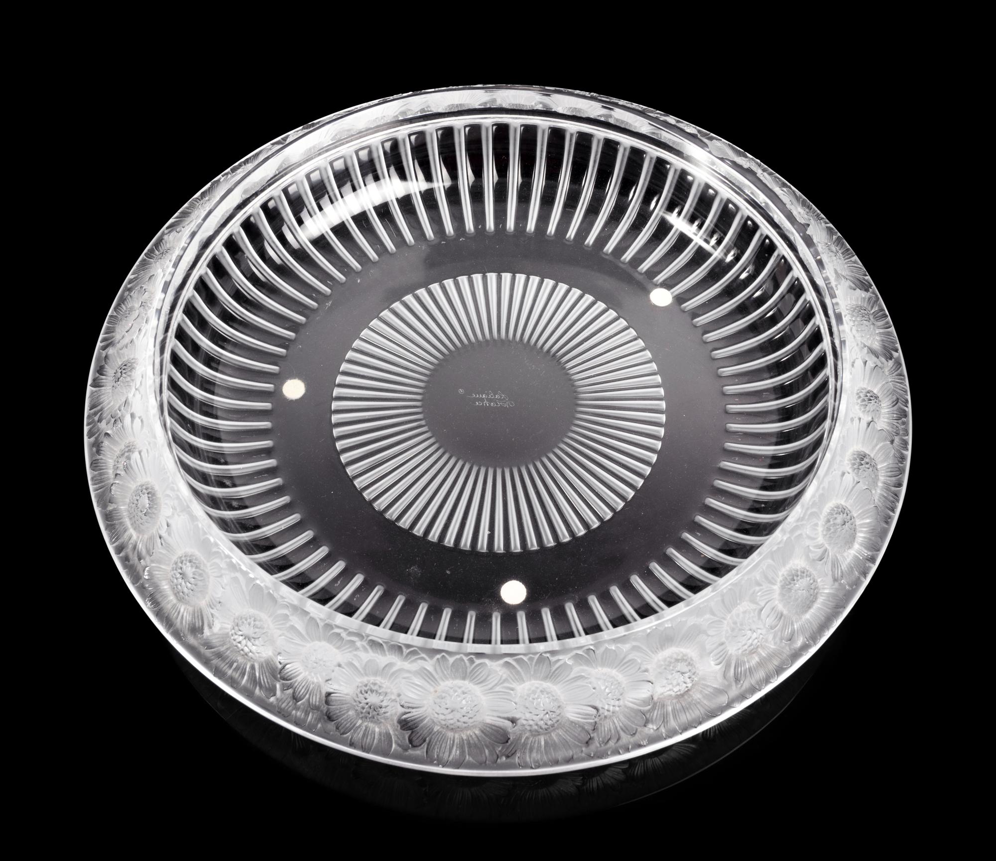 A Lalique Marguerites Bowl