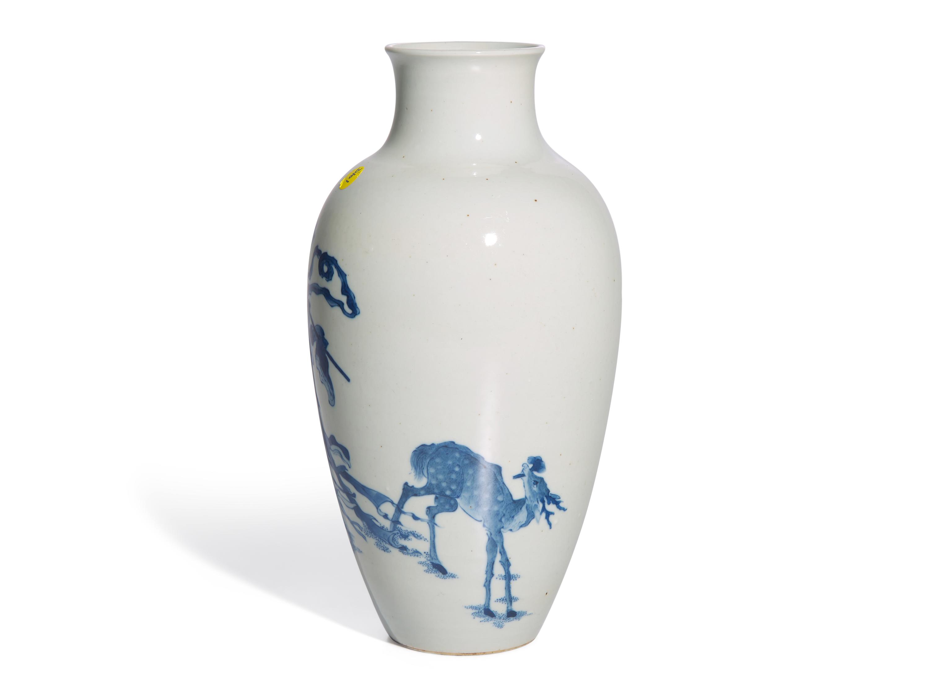 A Chinese Blue and White Porcelain Vase