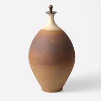 A Wedgwood John Dermer Studio Pottery Lidded Vessel UK, 1970s
