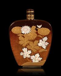 A Embellished Lacquer Snuff Bottle