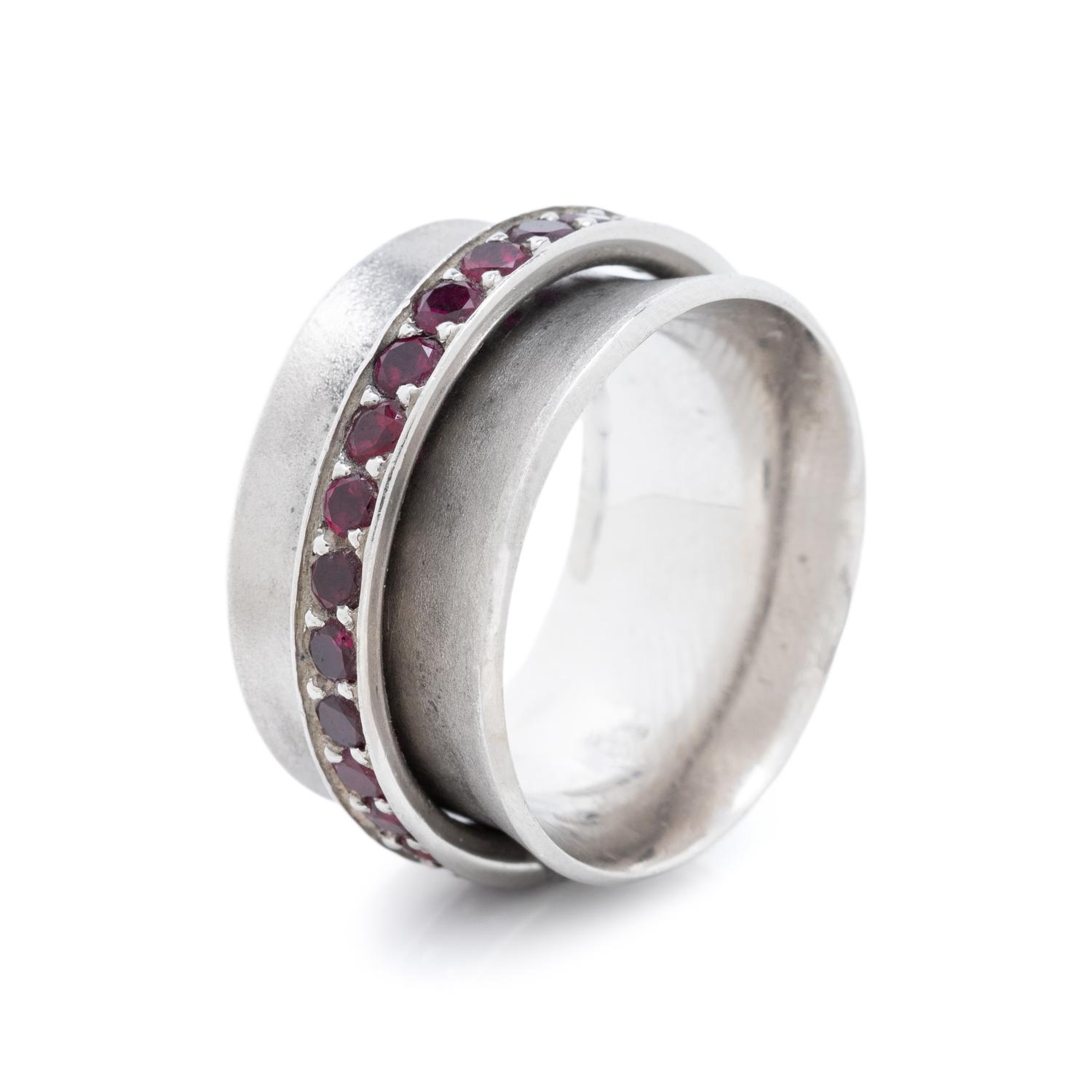 GABRIEL OFIESH, PLATINUM AND RUBY 'ORBIT' RING