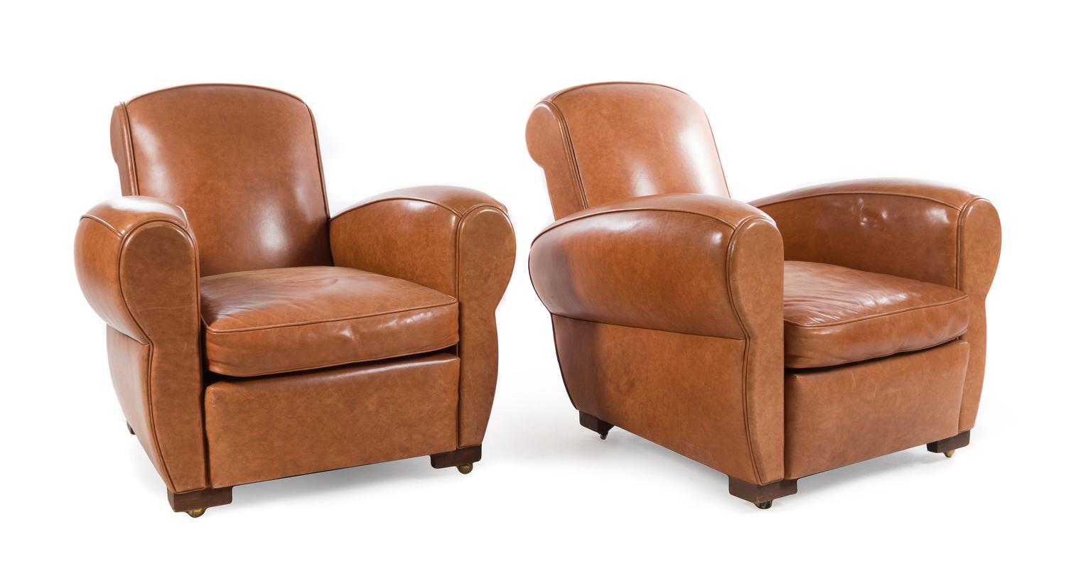 A Pair of Leather Upholstered Club Chairs Height 35 3/4 inches. — LATE 20TH CENTURY