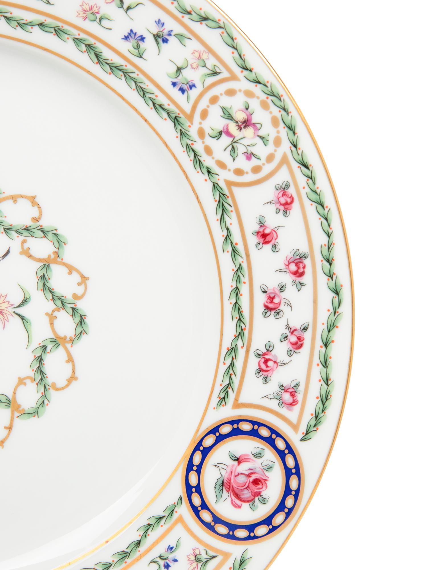 A Set of Sixteen Haviland Limoges Porcelain Plates