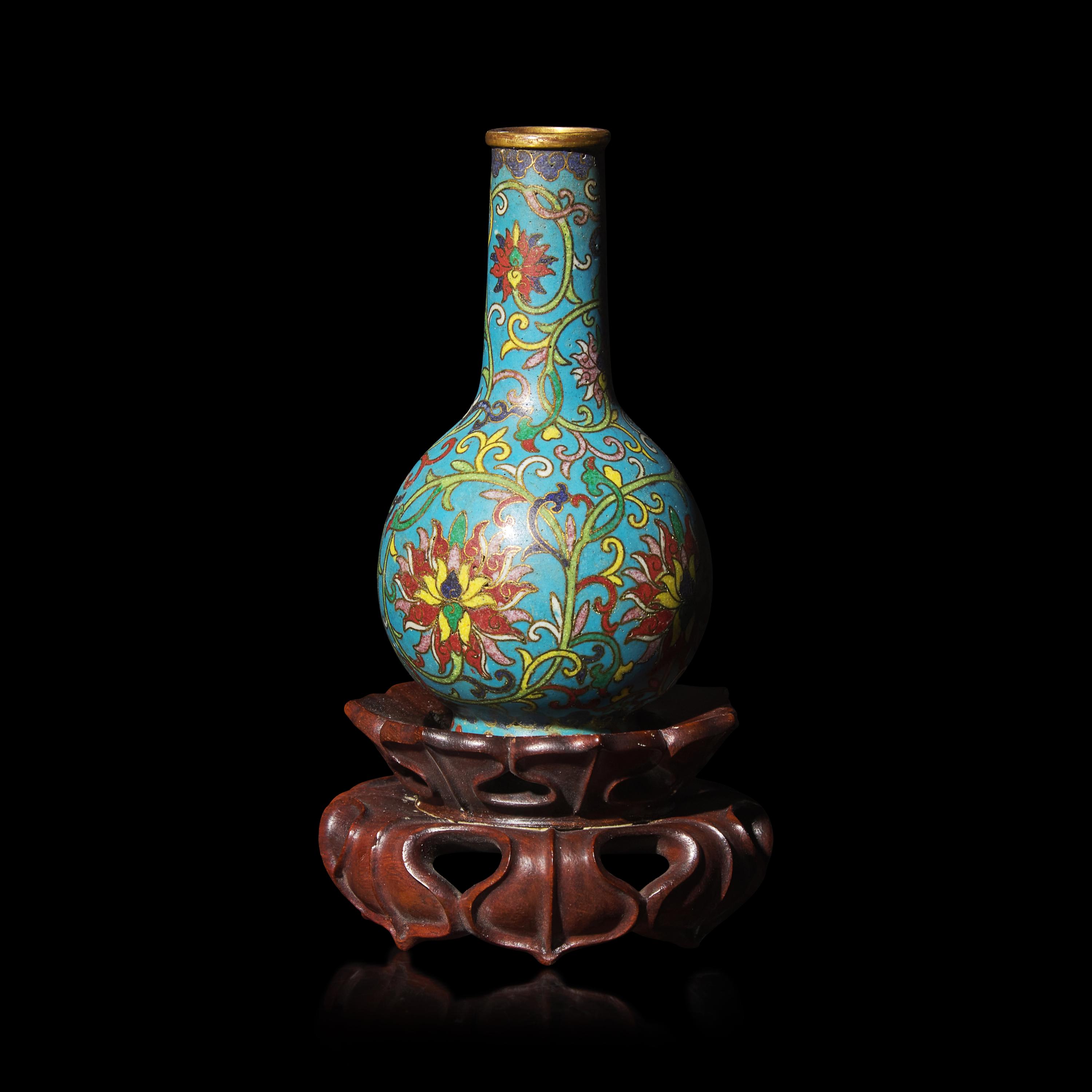 A Chinese Cloisonne Enamel Small Vase, Incised Qianlong Marks 清乾隆“池”字款掐絲琺琅小瓶
