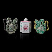 Two Chinese Famille Verte Porcelain "Puzzle" Teapots and An Enameled Porcelain Hexagonal Tea Caddy, Late 19th-Early 20th Century 晚清-民國 素三彩茶壺二及粉彩六方帶蓋茶葉罐一