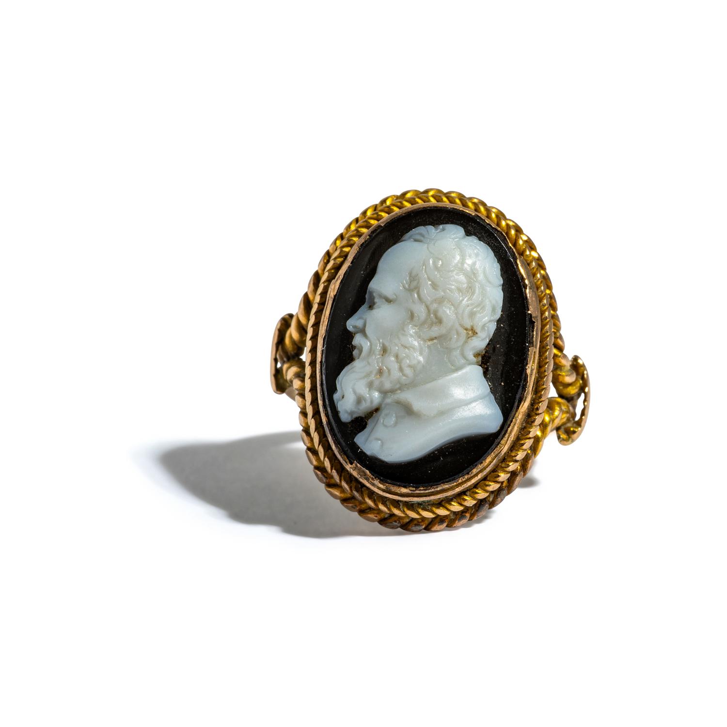 ANTIQUE, CAMEO RING OF CAPTAIN ROBERT TOWNSEND