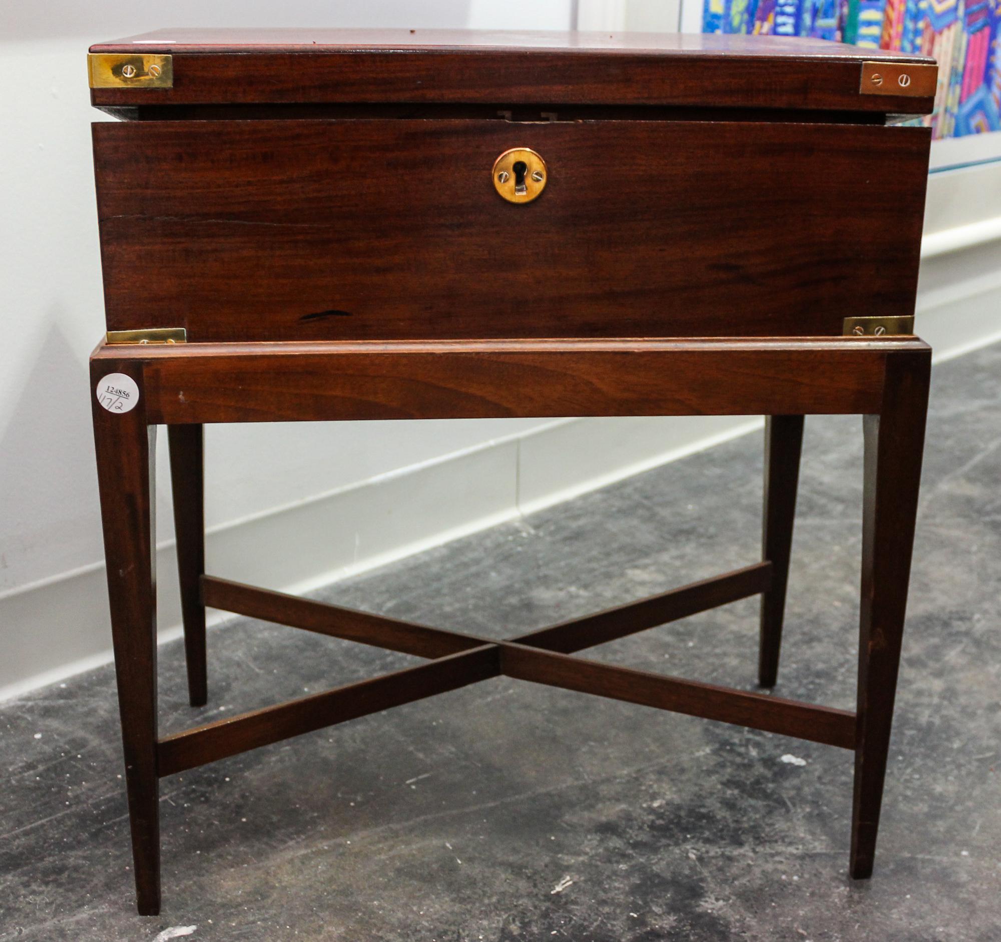 A Georgian Style Mahogany Lap Desk on Stand Width 20 inches. — 19TH CENTURY