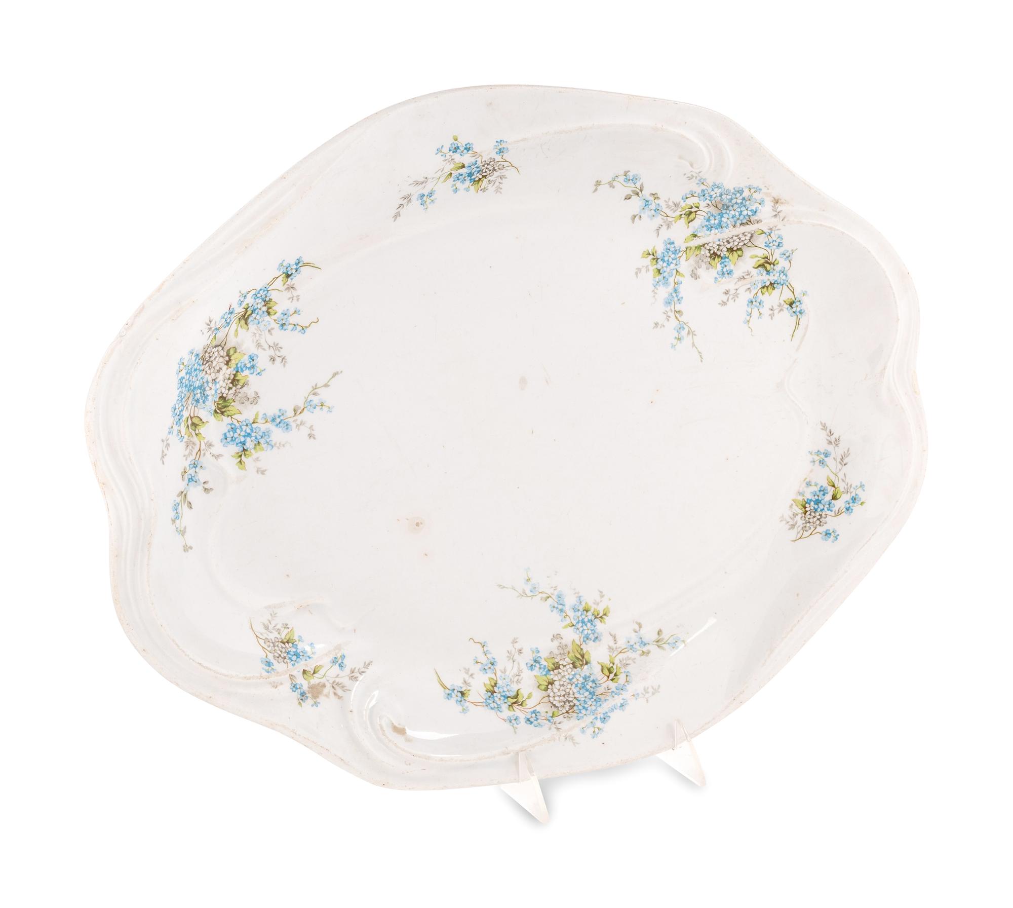 An M.S. Kuznetsov Porcelain Serving Dish