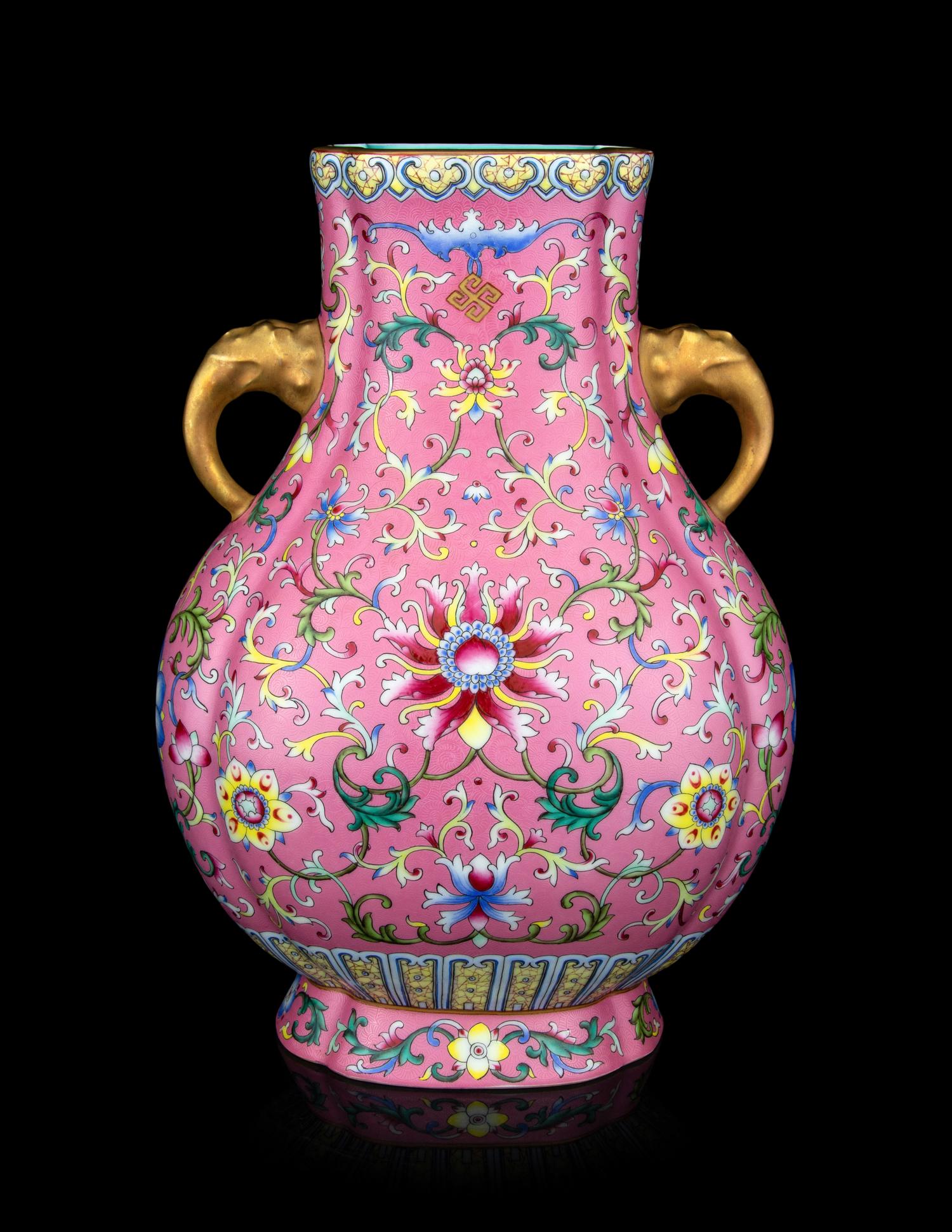 A Chinese Famille Rose Porcelain 'Lotus' Vase
