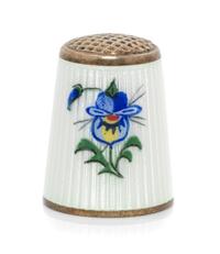 A Norwegian Silver and Guilloche Enamel Thimble, Aksel Holmsen, Sandefjord, 20th Century, the knurled top above a white guilloche ename