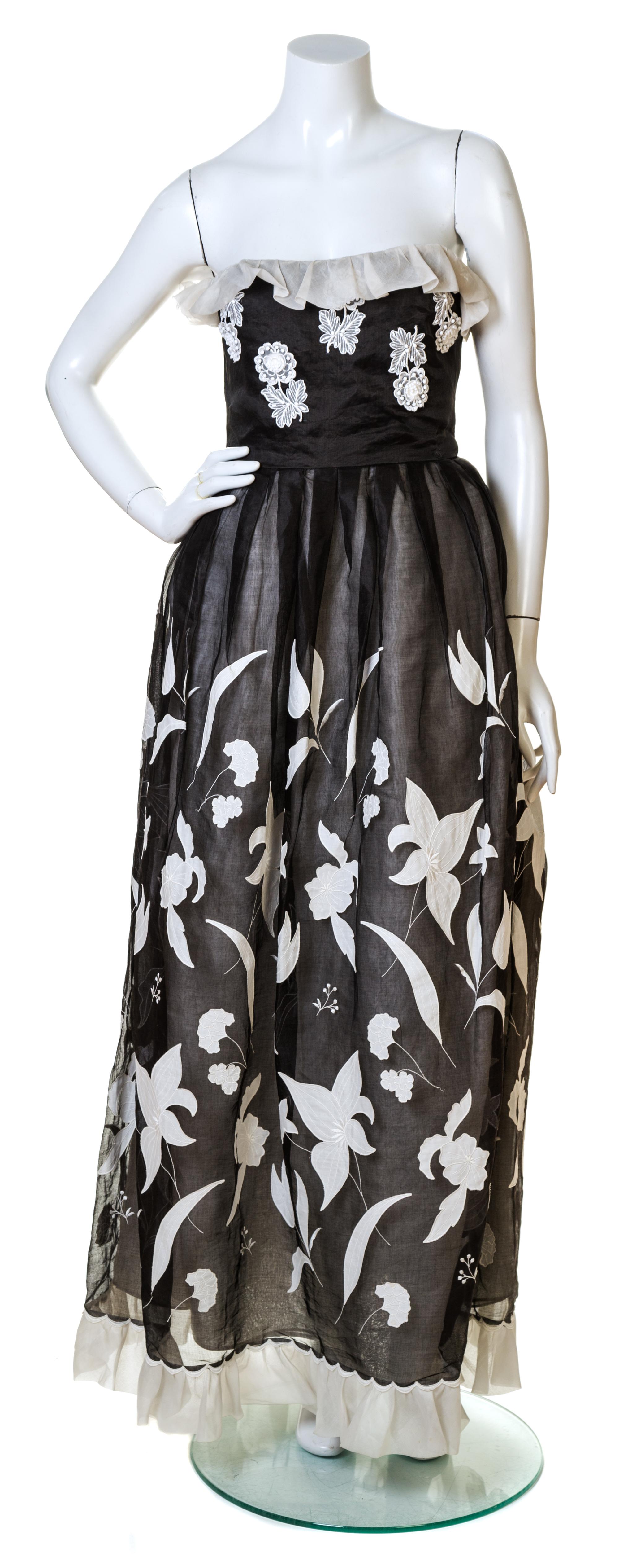 A Nina Ricci Black and White Silk Gazar Gown, Size 44.
