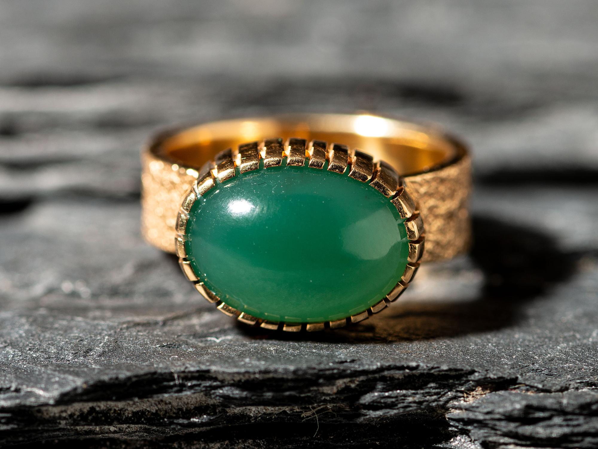 18K Gold and Jade Ring