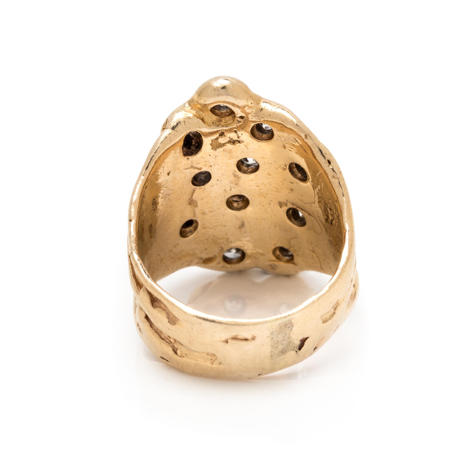 YELLOW GOLD AND DIAMOND RING