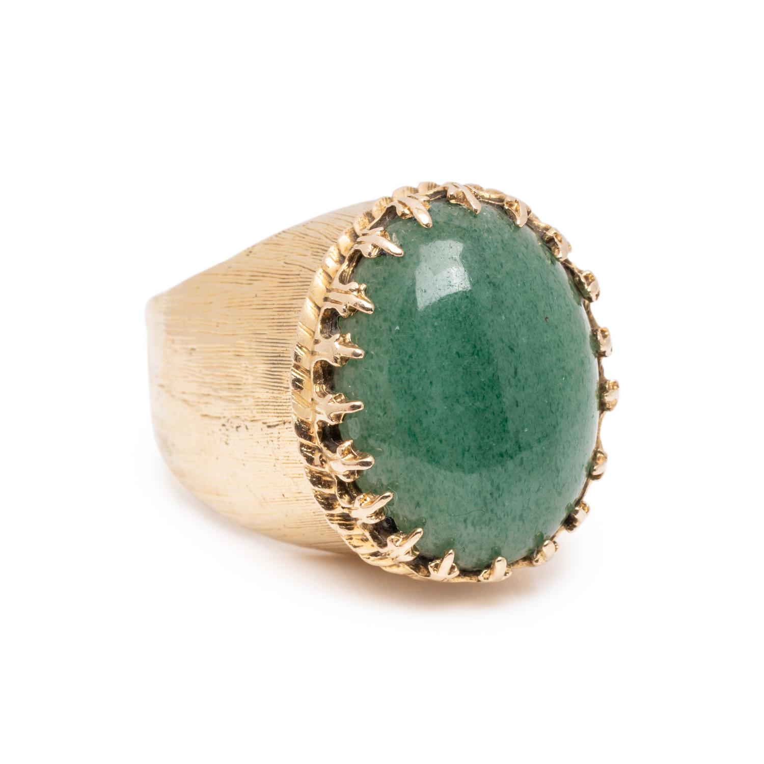 AVENTURINE QUARTZ AND YELLOW GOLD RING