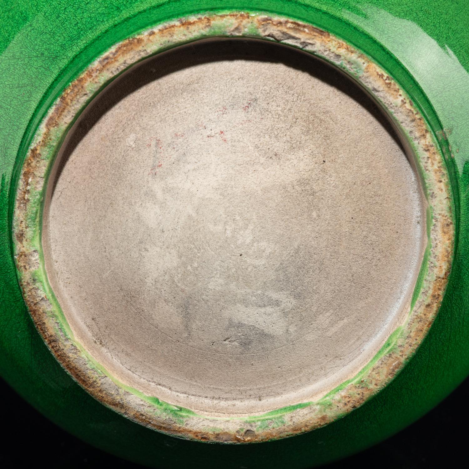 A Chinese Gilt Lacquered Green Glazed Porcelain 'Crane' Bottle Vase, 19th-Early 20th Century 晚清-民國 綠釉貼描金漆鶴長頸瓶