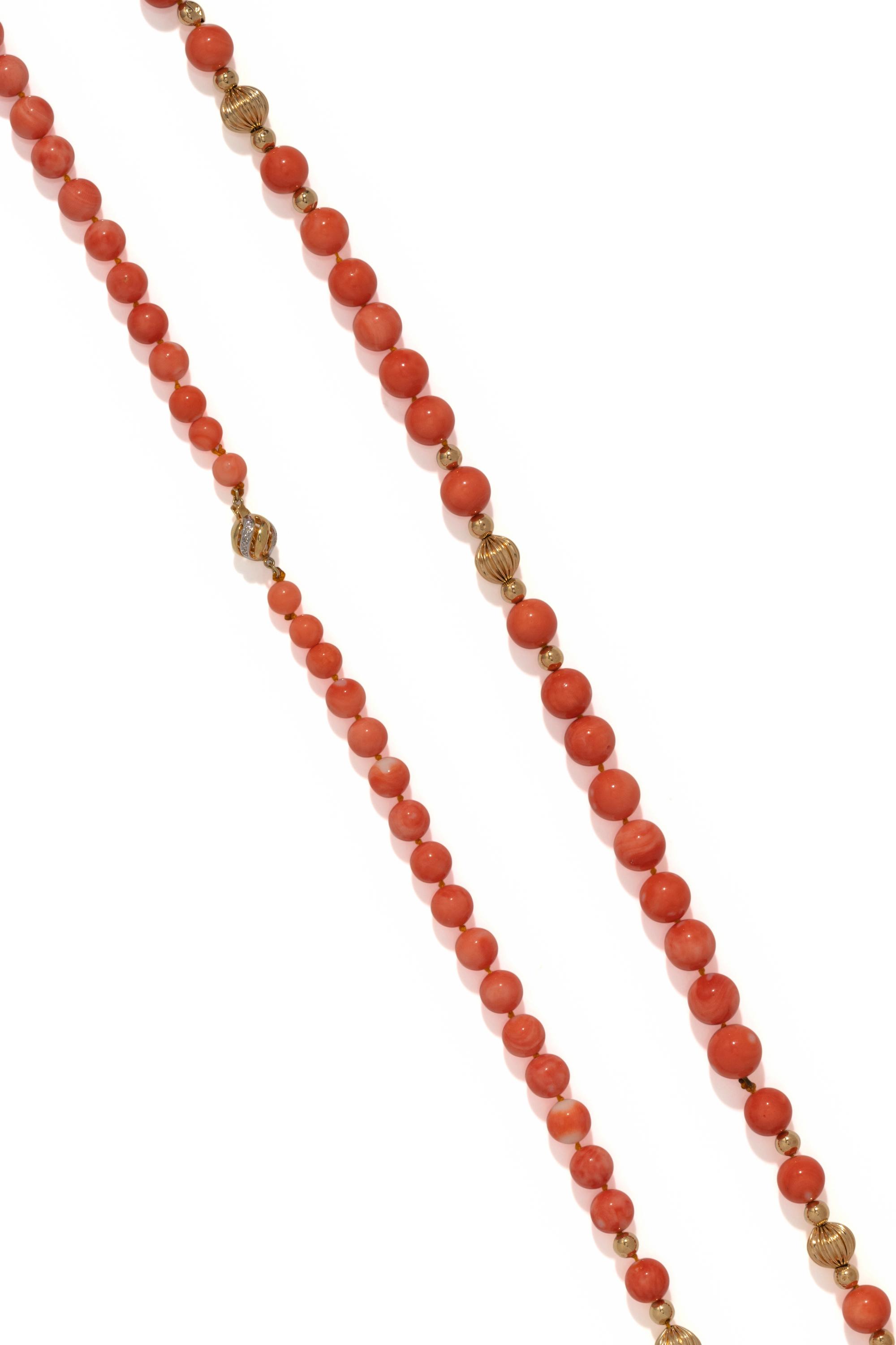 CORAL AND YELLOW GOLD BEAD NECKLACE