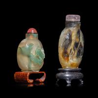 Two Chinese Carved Cameo Agate Snuff Bottles 瑪瑙巧雕鼻烟壺兩支