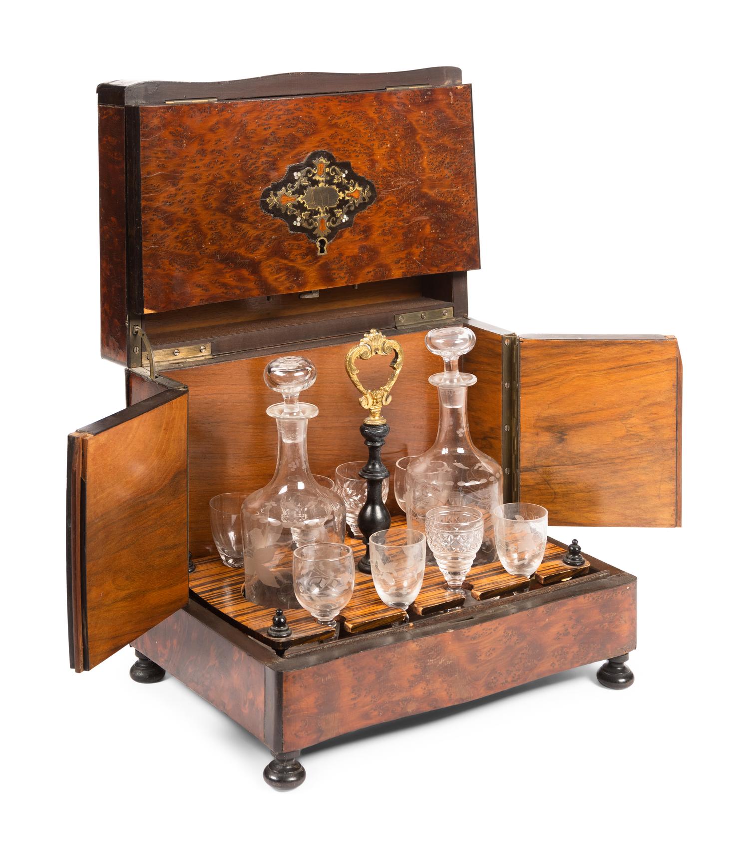 A Napoleon III Burlwood Cave à Liqueur