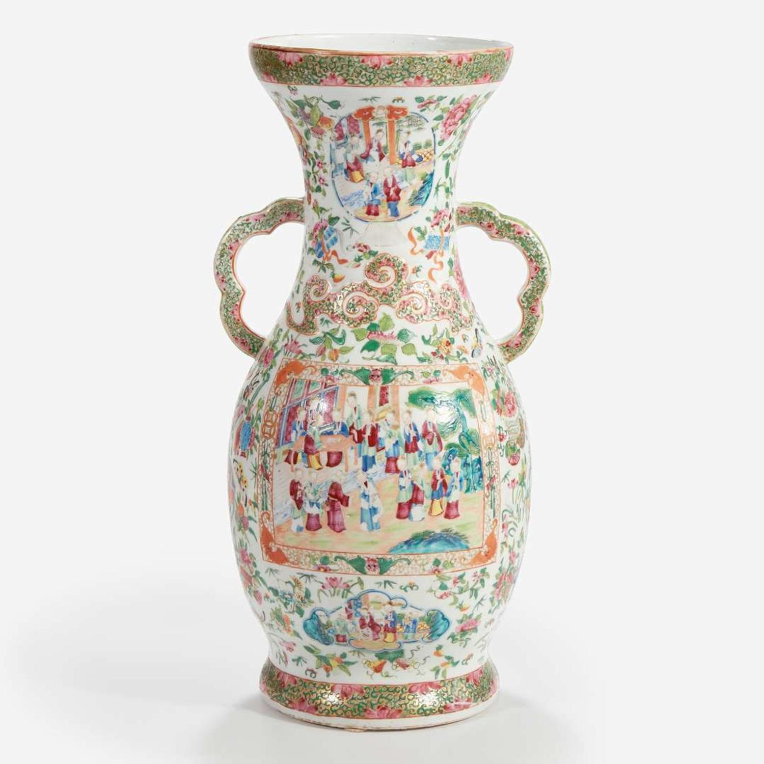 A large Chinese export famille rose-decorated porcelain vase Qing dynasty, 19th century