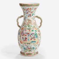 A large Chinese export famille rose-decorated porcelain vase Qing dynasty, 19th century