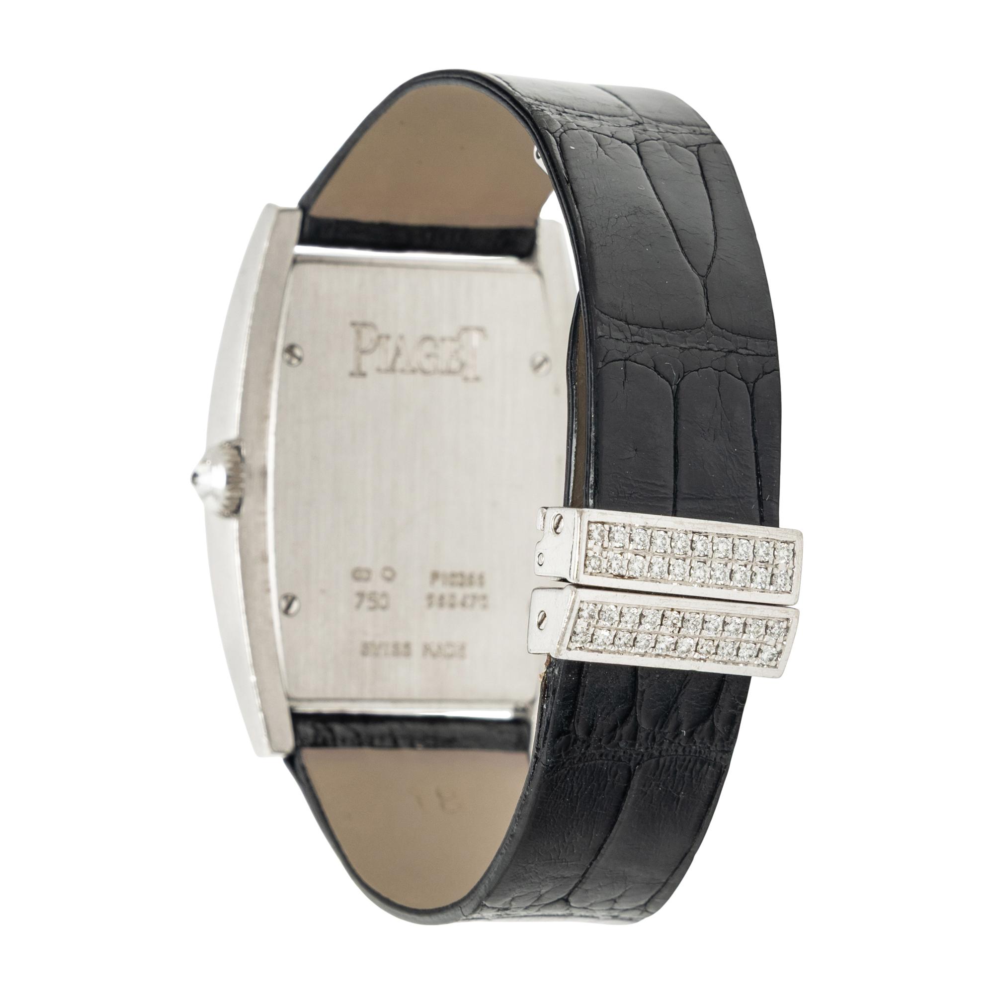 PIAGET, REF. P10266 'LIMELIGHT GALA TONNEAU' 18K WHITE GOLD WATCH WITH DIAMOND BEZEL AND MOTHER-OF-PEARL DIAL