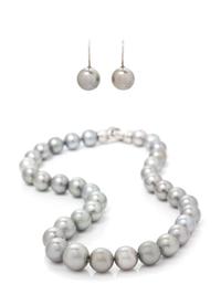 A Collection of 18 Karat White Gold, Diamond and Cultured Tahitian Pearls, 65.20 dwts.