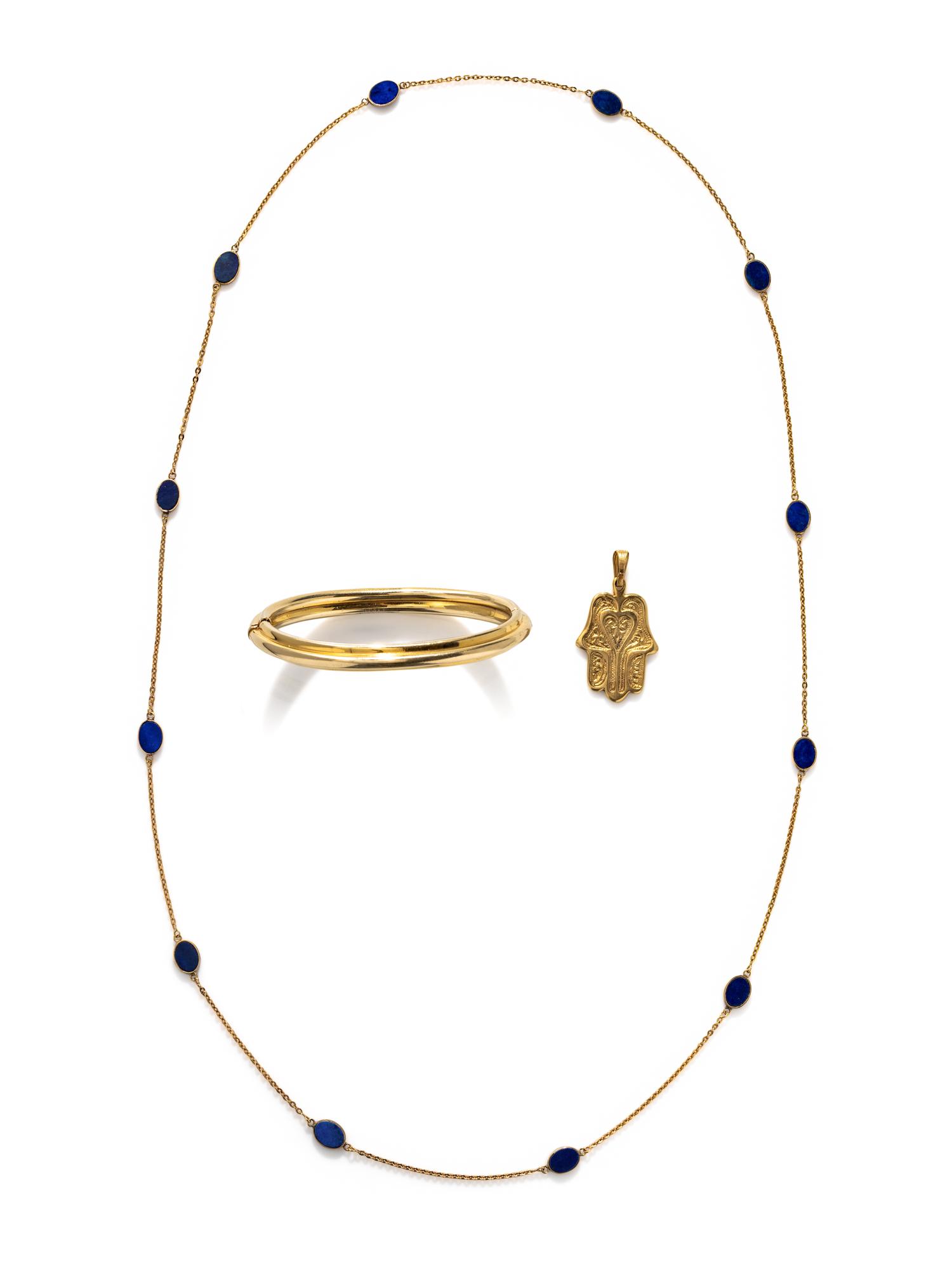 COLLECTION OF YELLOW GOLD JEWELRY