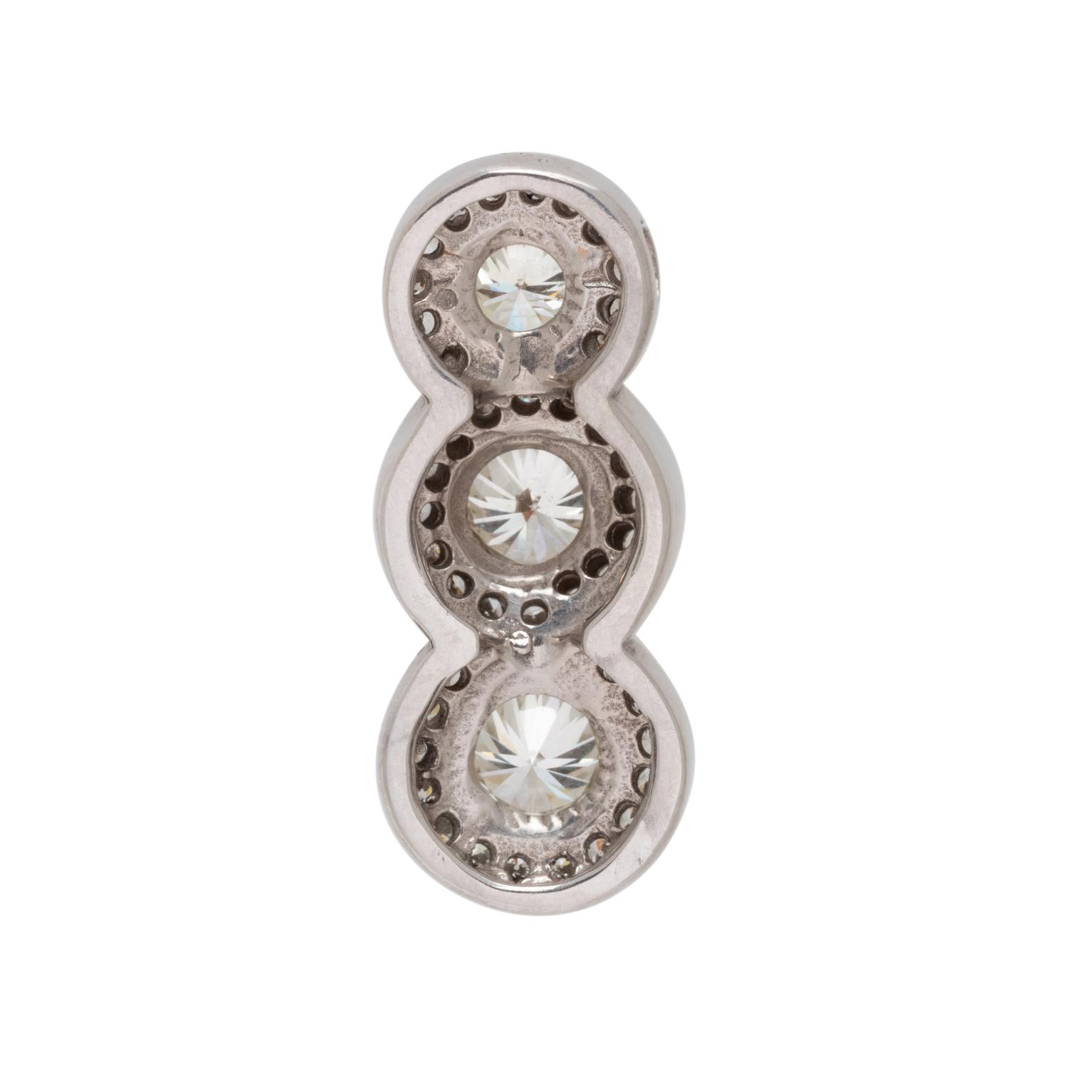 WHITE GOLD AND DIAMOND PENDANT