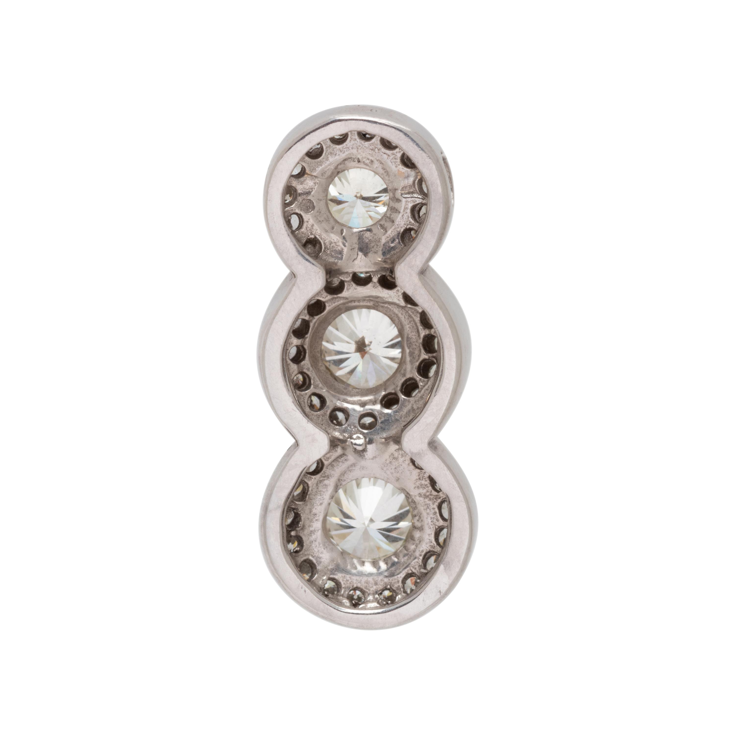 WHITE GOLD AND DIAMOND PENDANT