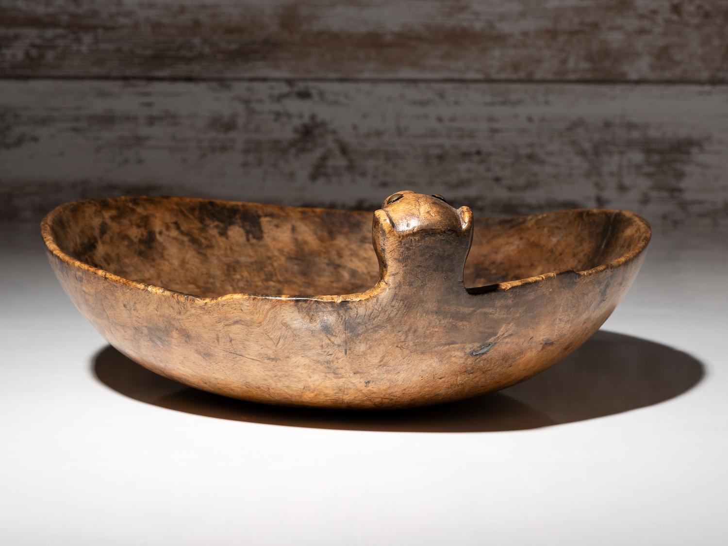 Eastern Sioux Figural Burl Bowl, Bear