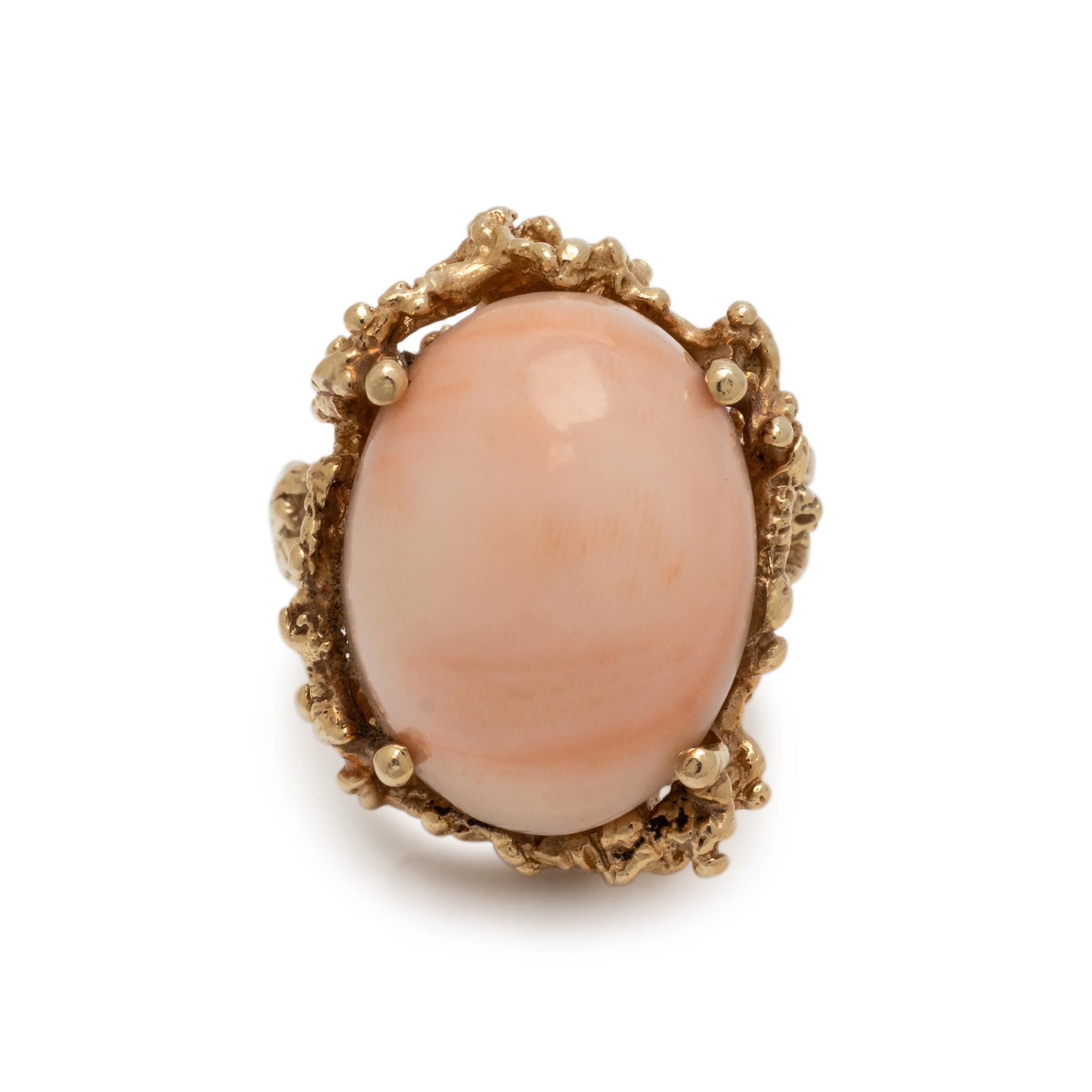 YELLOW GOLD AND CORAL RING
