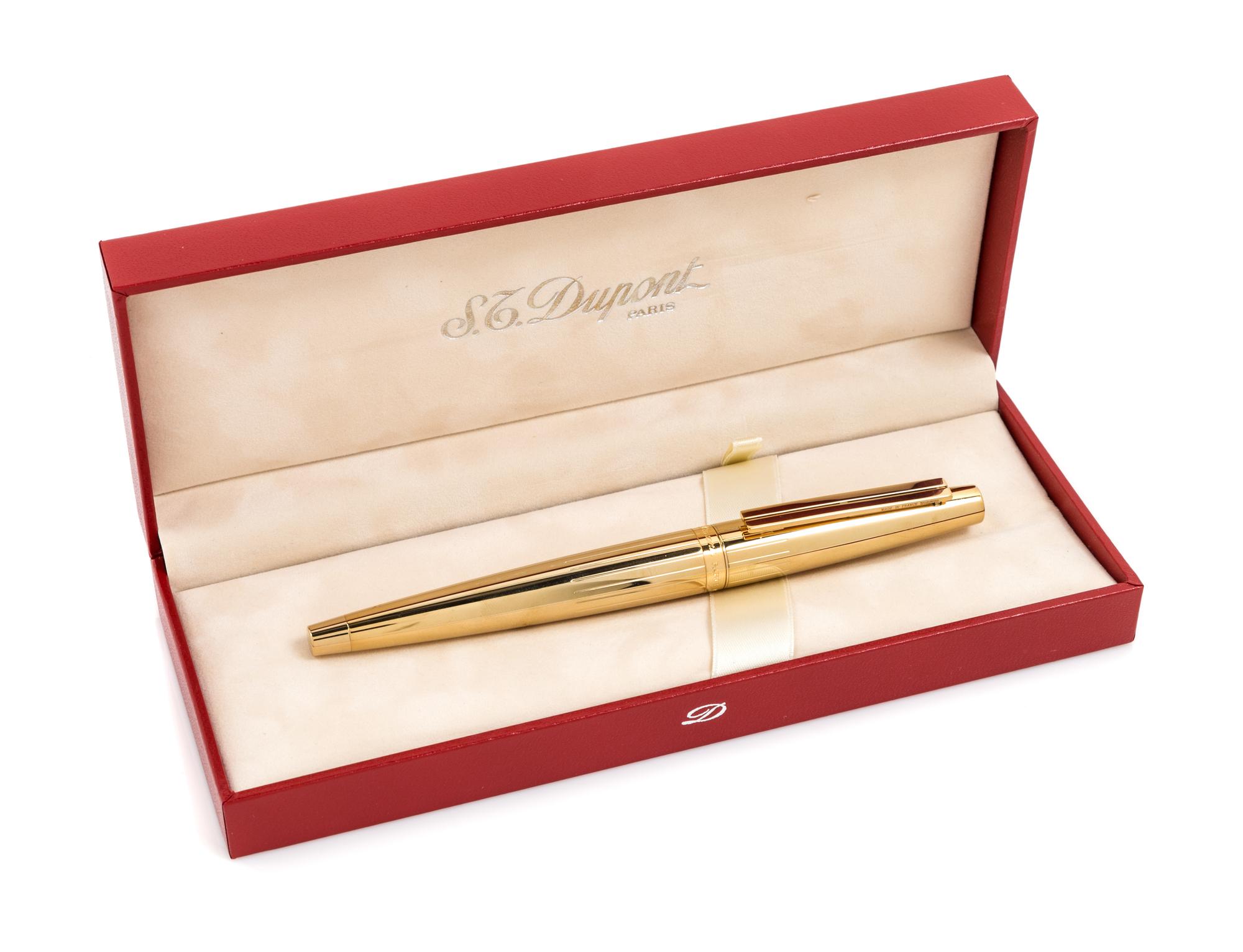 An S.T. Dupont Gold-Plated Ellipsis Fountain Pen