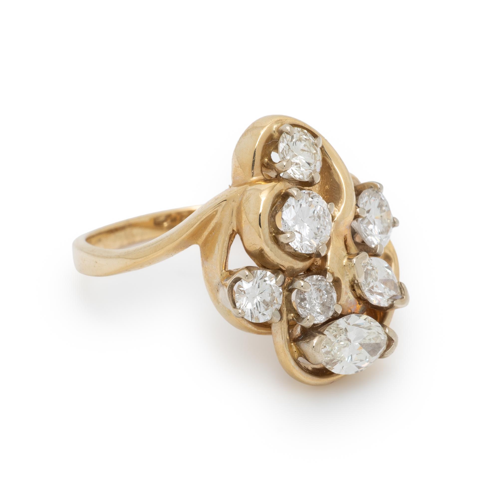 YELLOW GOLD AND DIAMOND CLUSTER RING