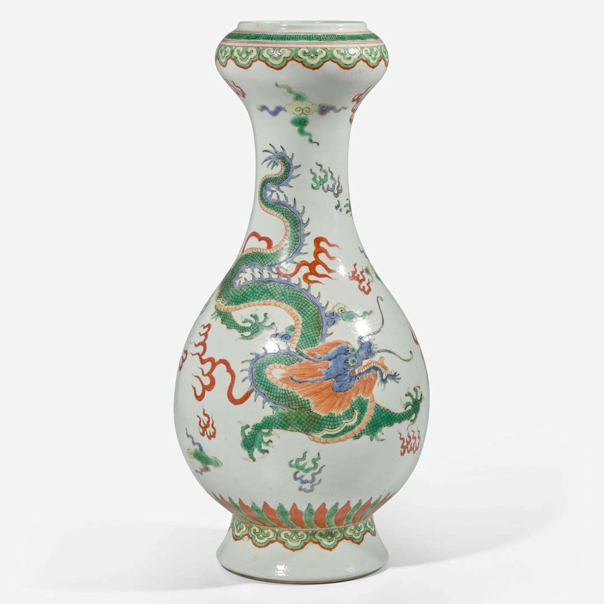 A Chinese famille verte decorated "Dragon and Phoenix vase" 素三彩龍鳳紋瓶