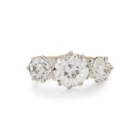 DIAMOND AND WHITE GOLD RING