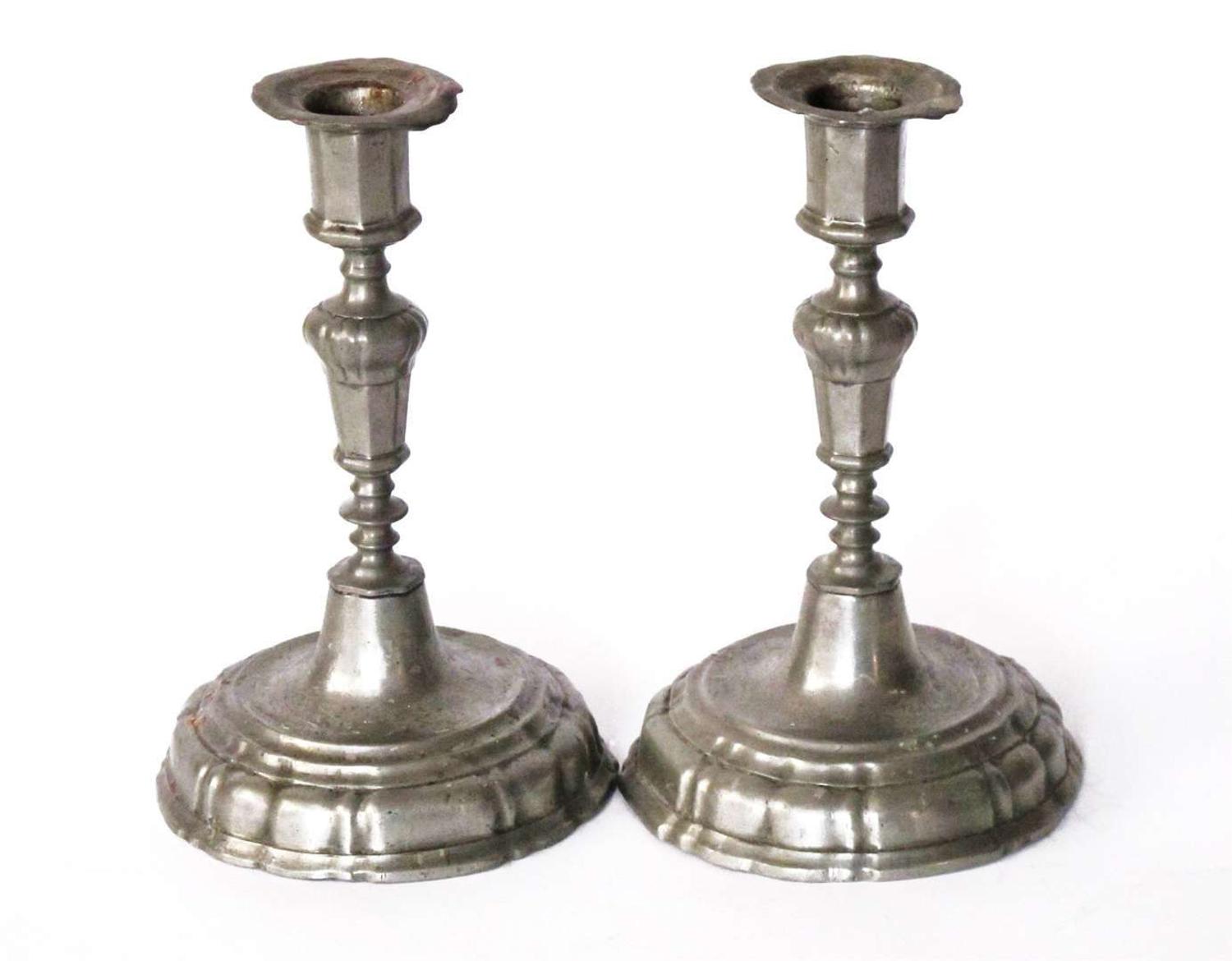 Pair of pewter candlesticks english, 19th century