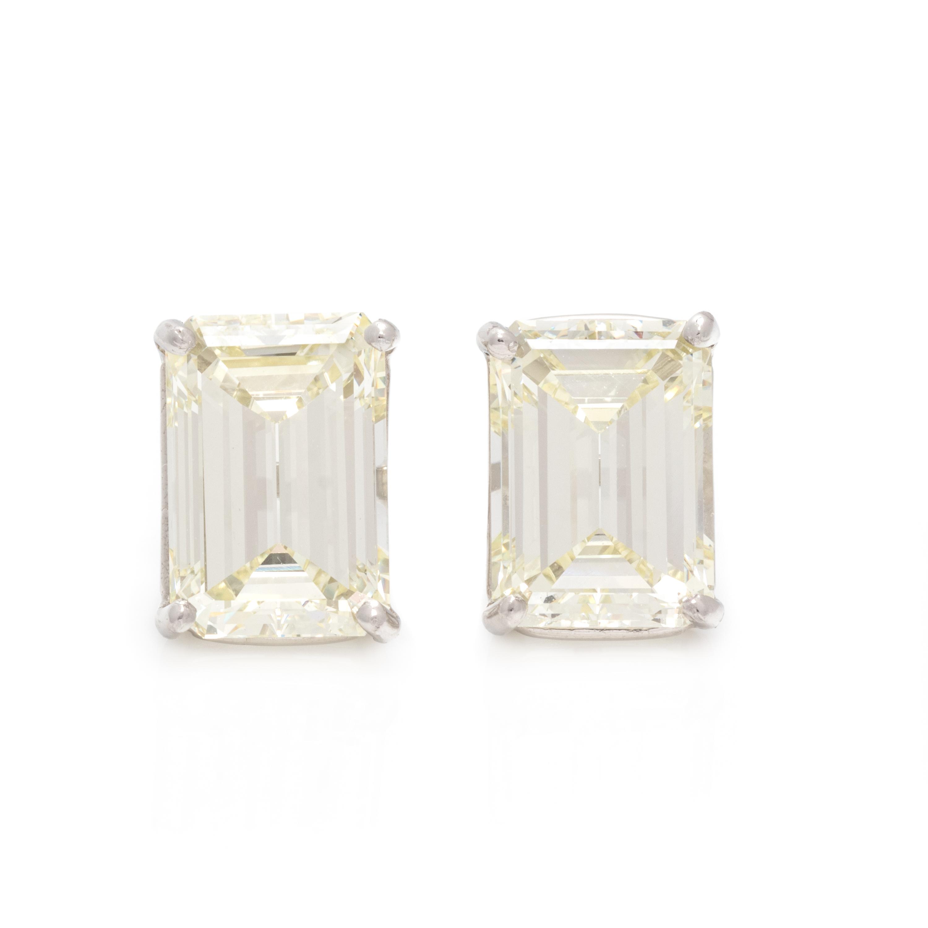 DIAMOND STUD EARRINGS