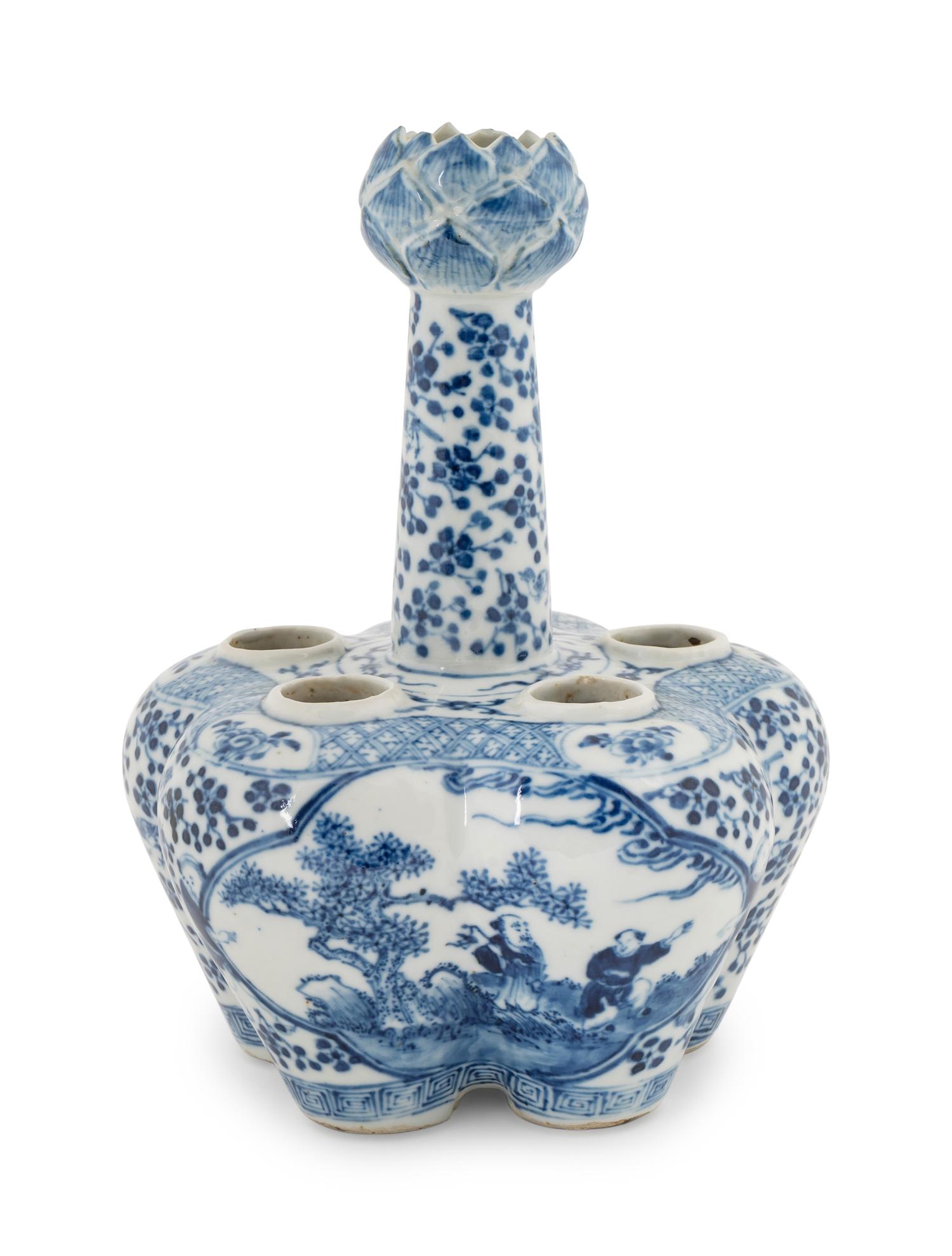 A Chinese Export Blue and White Porcelain Tulip Vase