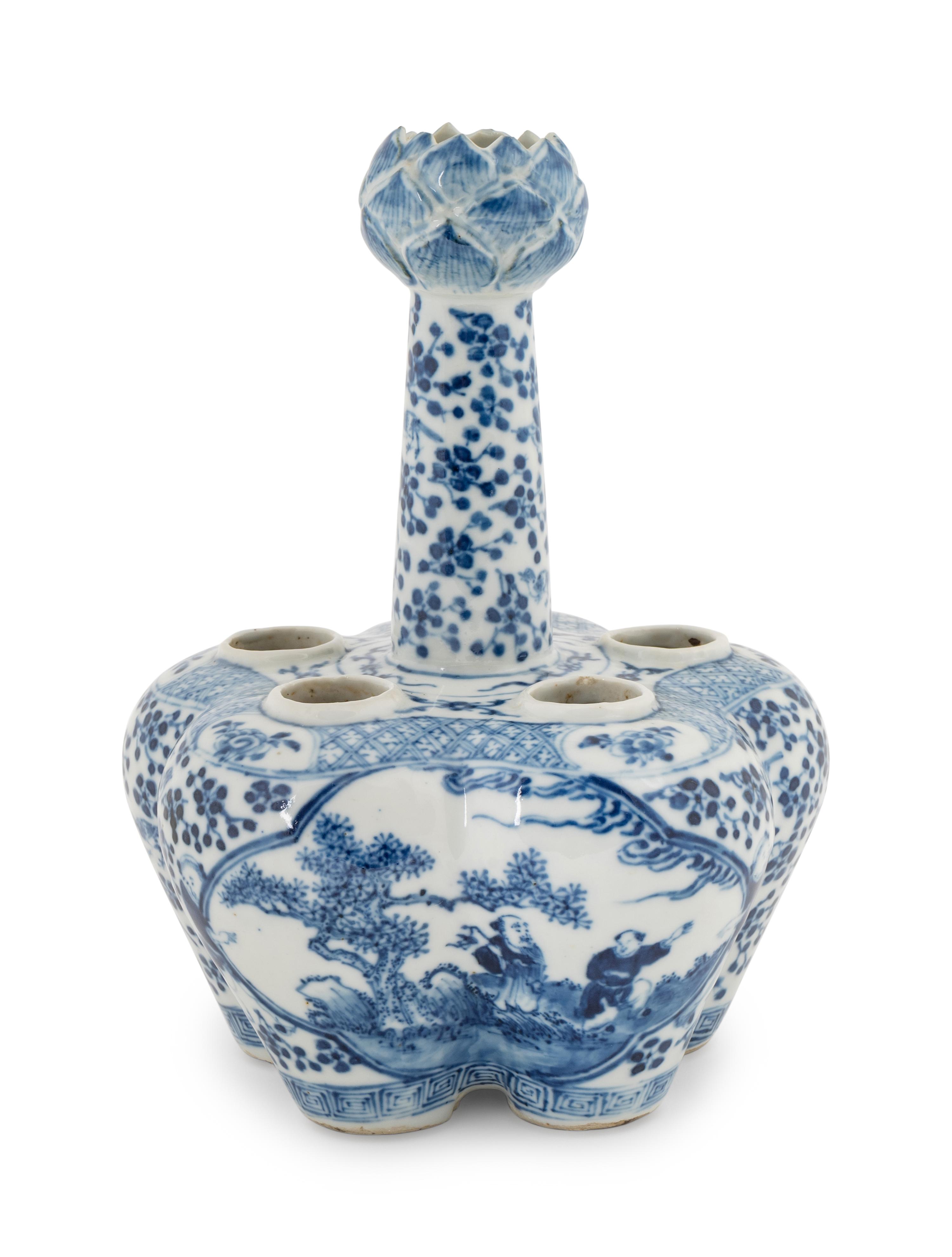 A Chinese Export Blue and White Porcelain Tulip Vase