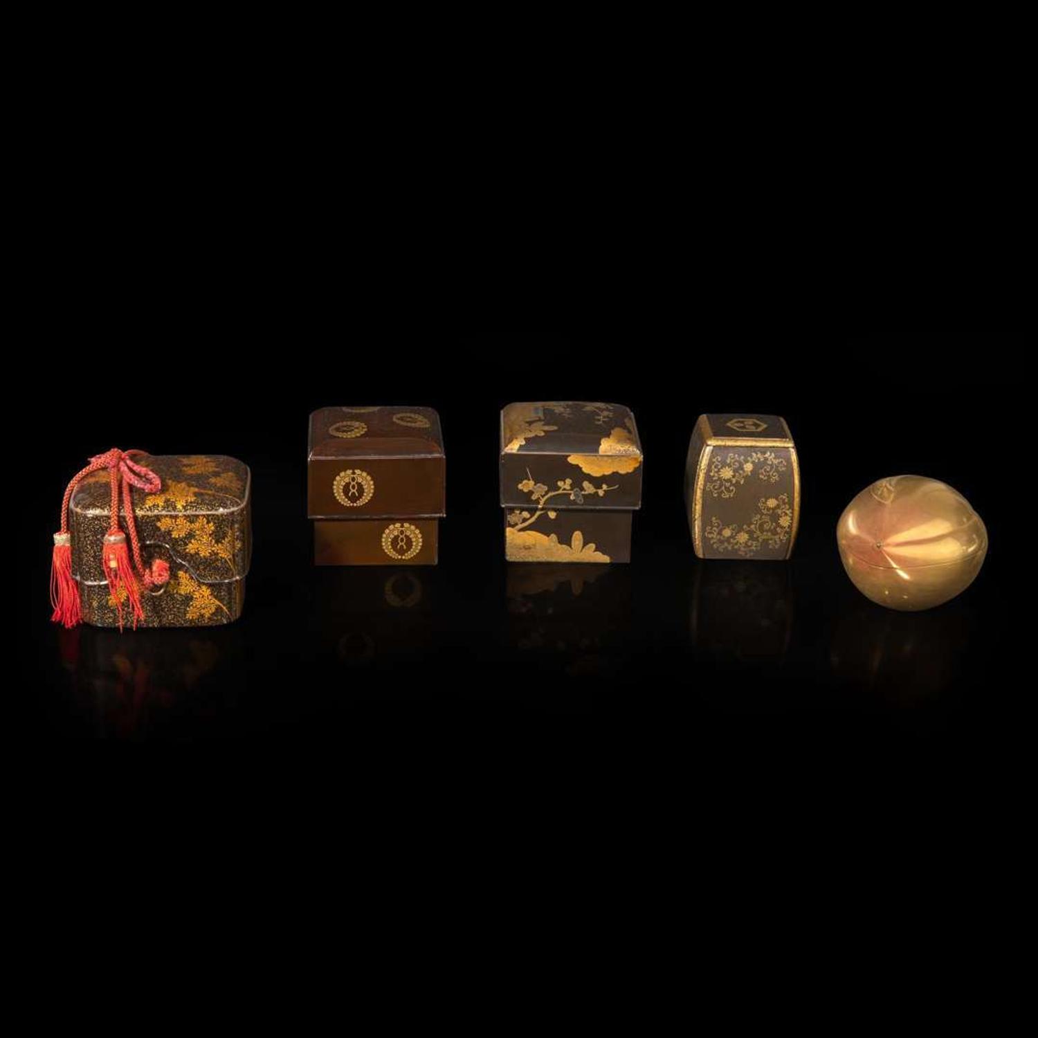 A group of five assorted Japanese lacquer boxes with covers 日本漆器盖盒五件 Edo to Taisho period ?????
