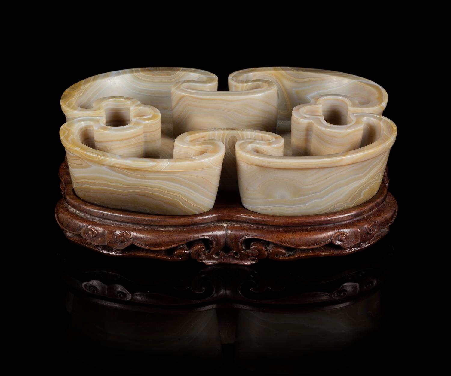A Banded Agate Brush Washer, Xi Length 6 1/8 inches.