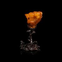 A Small Chinese 'Beewax' Amber Flower Vase, 19th-20th Century — 晚清-民國 蜜蜡玉蘭式小花插