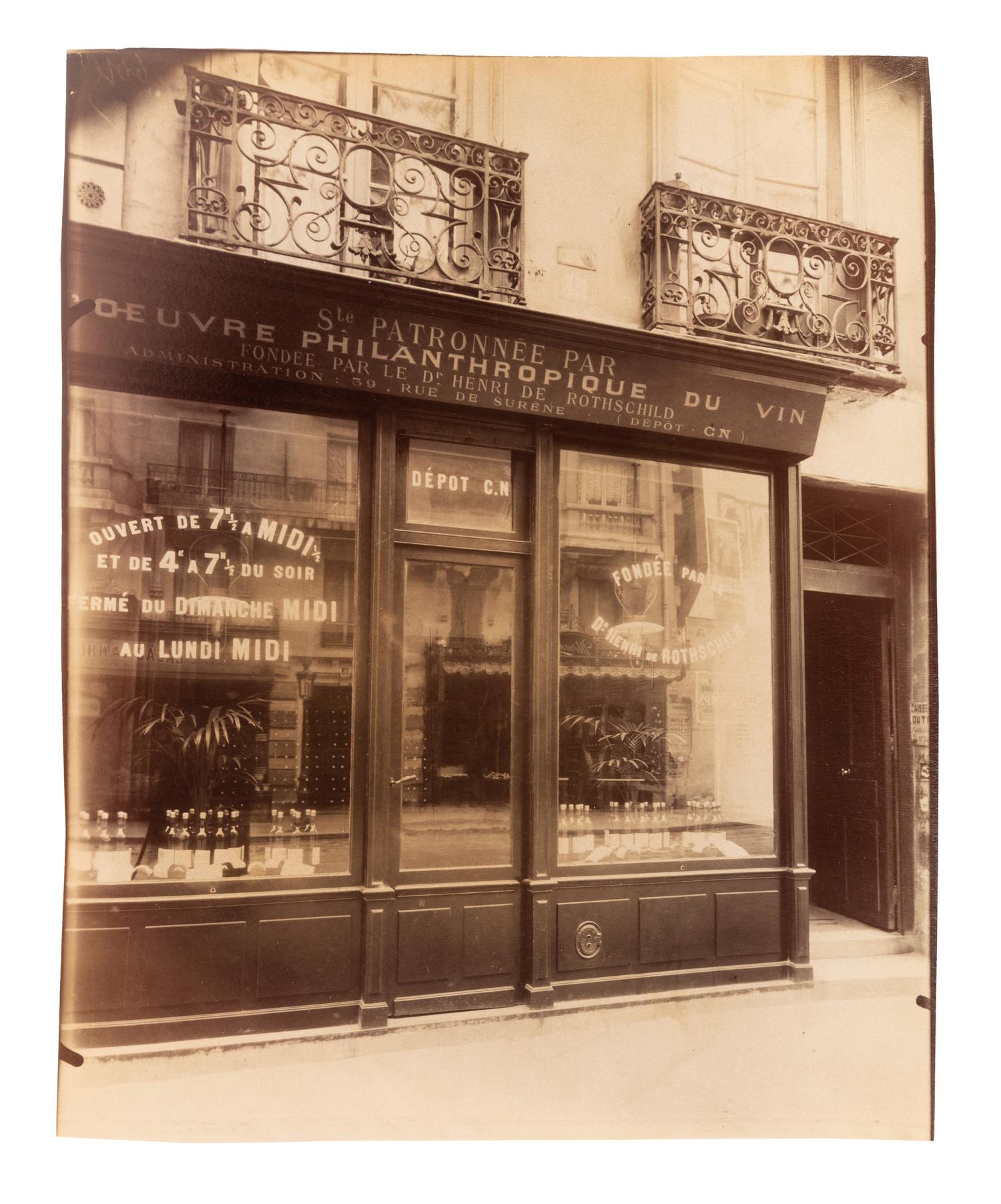 A group of three photographs ( Grille du Cabaret, 34 quai de l'Hôtel de Ville , 1900; Grille, rue de Turenne , 1922; Balcon, [15] rue du Petit Pont , 1913)