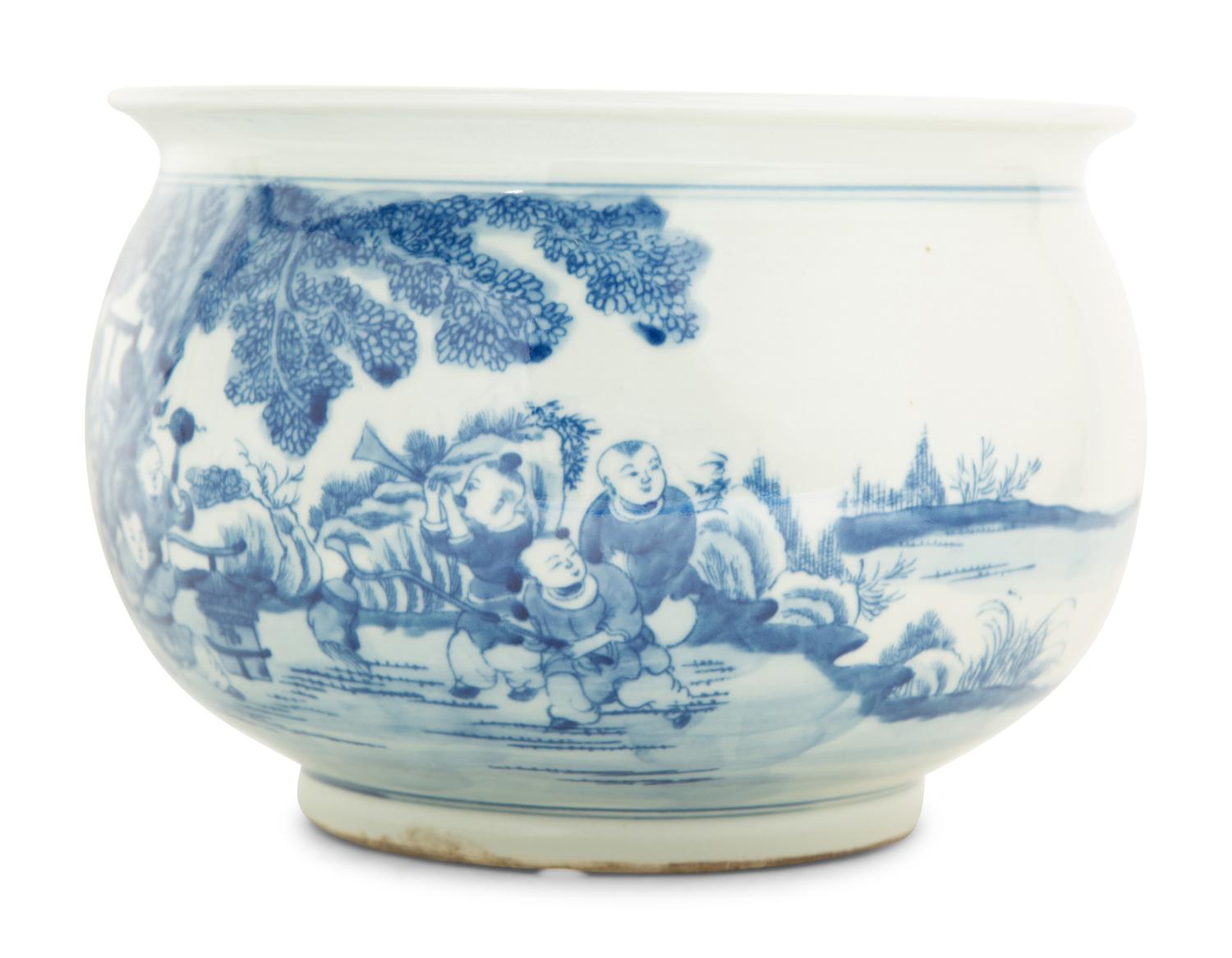 A Chinese Export Bowl — EARLY 20TH CENTURY