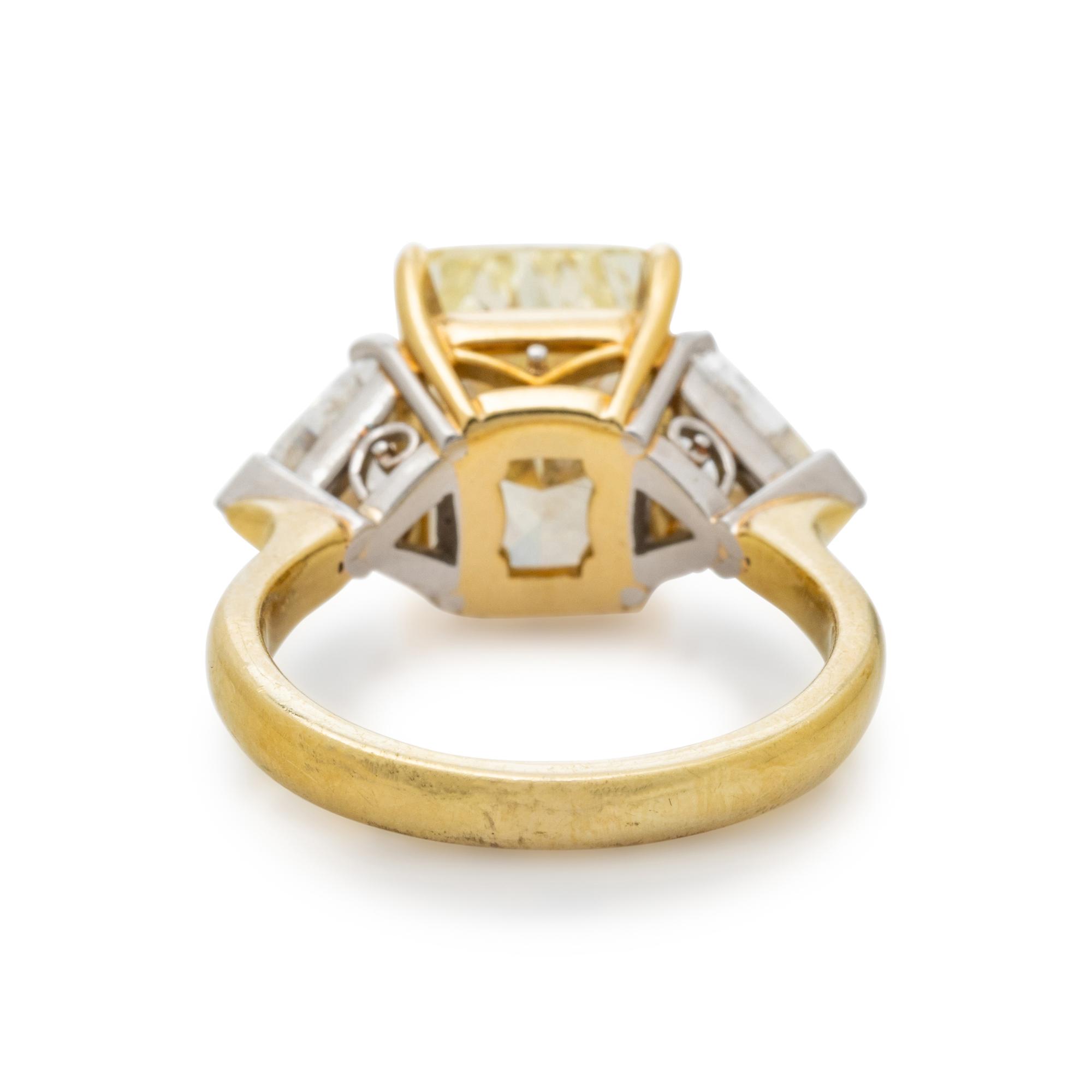 FANCY YELLOW DIAMOND RING