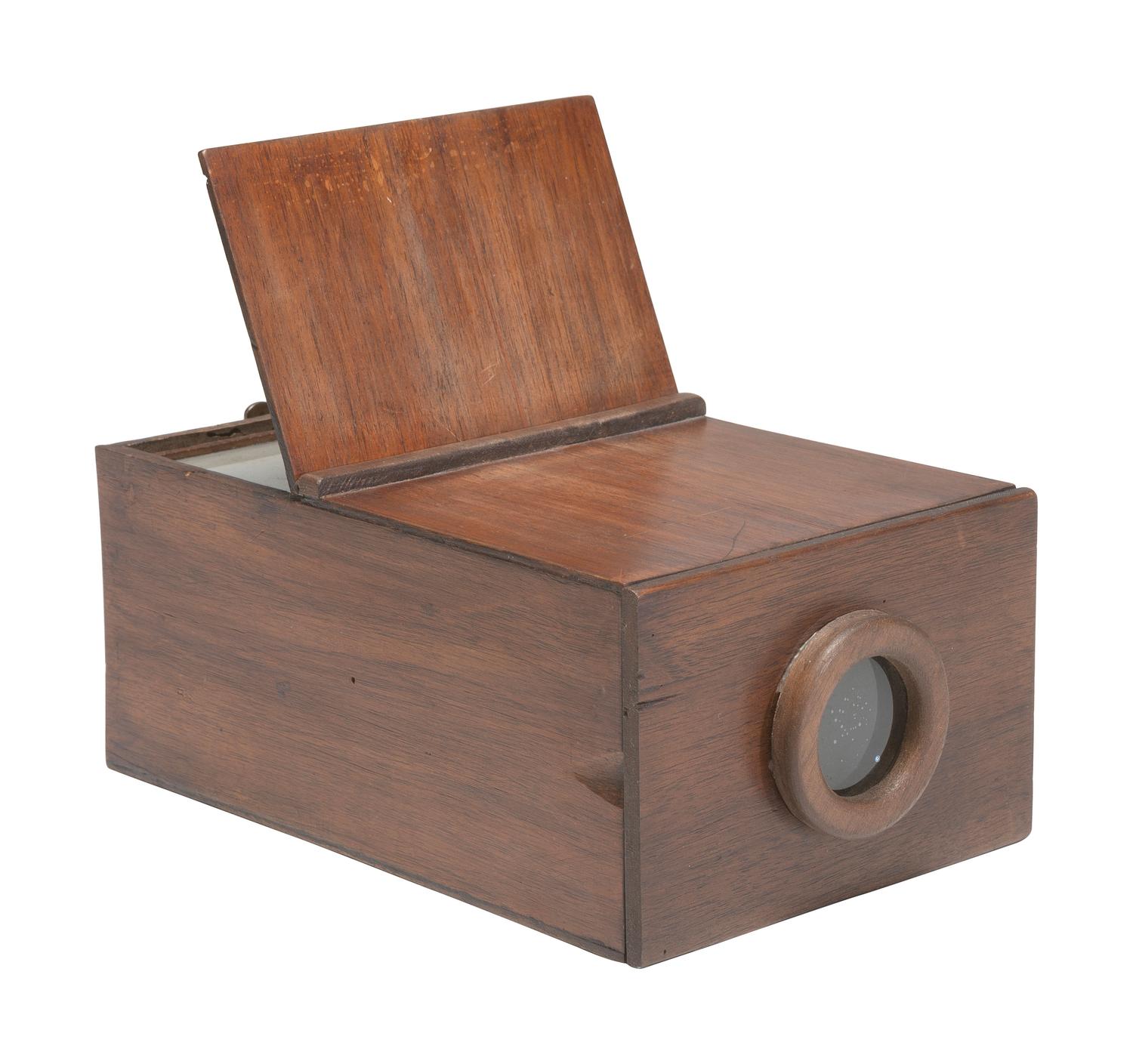 [CAMERAS]. Wood camera obscura. Ca 1830s-1840s.