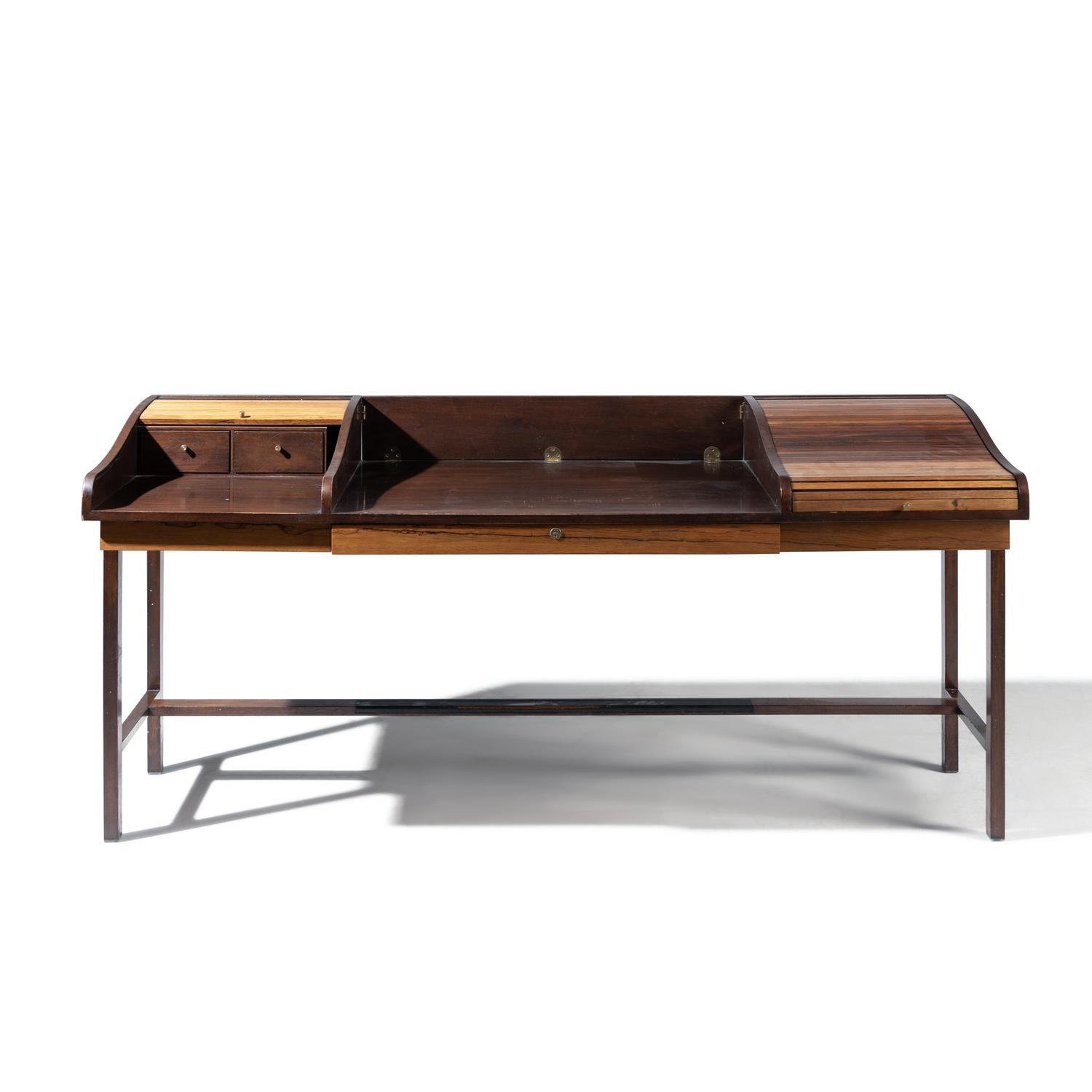 Roll-top desk, model 912c Dunbar, USA