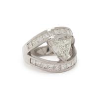 TRIANGULAR DIAMOND RING